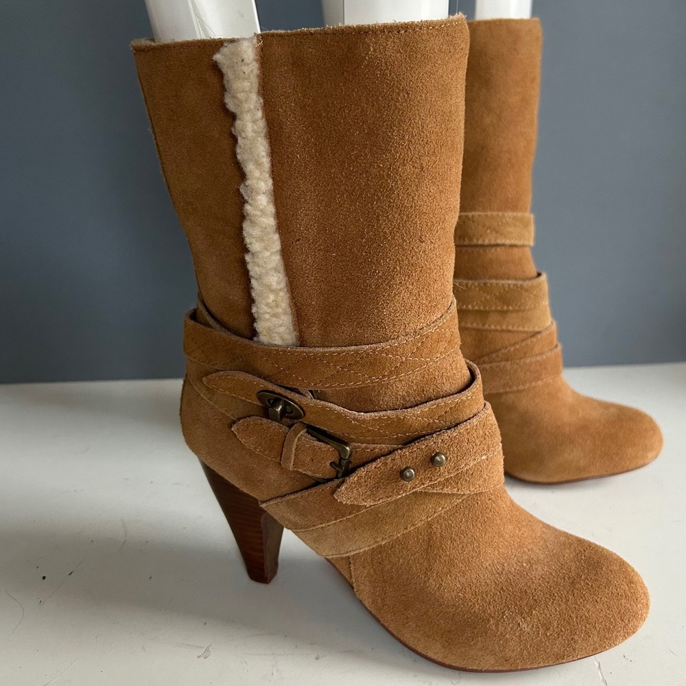 Nine West Shearling Sherpa Boots 7 Heel Tan‎ Suede Strap Coquette Boho Utility